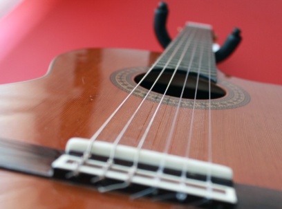 Jak rozwijać umiejętności techniczne gry na gitarze?