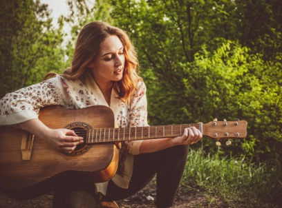 Jak wybrać odpowiednią gitarę?